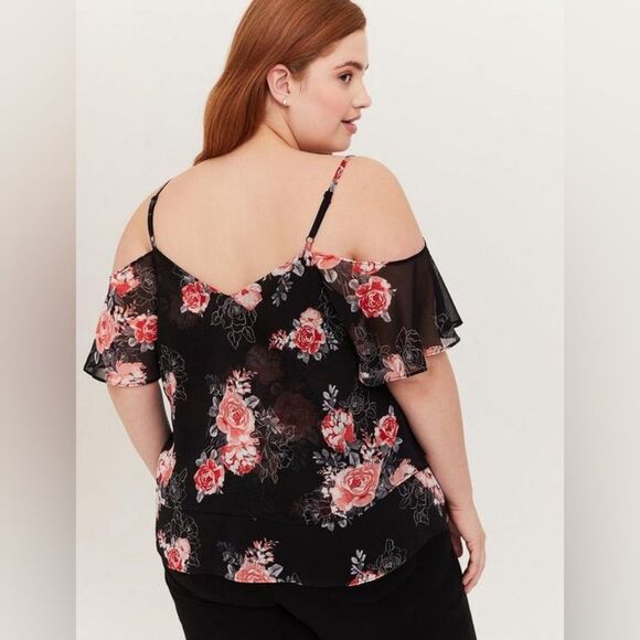 torrid Tops - Torrid Floral Chiffon Hanky Hem Cold Shoulder Top - Size 0 (Large)